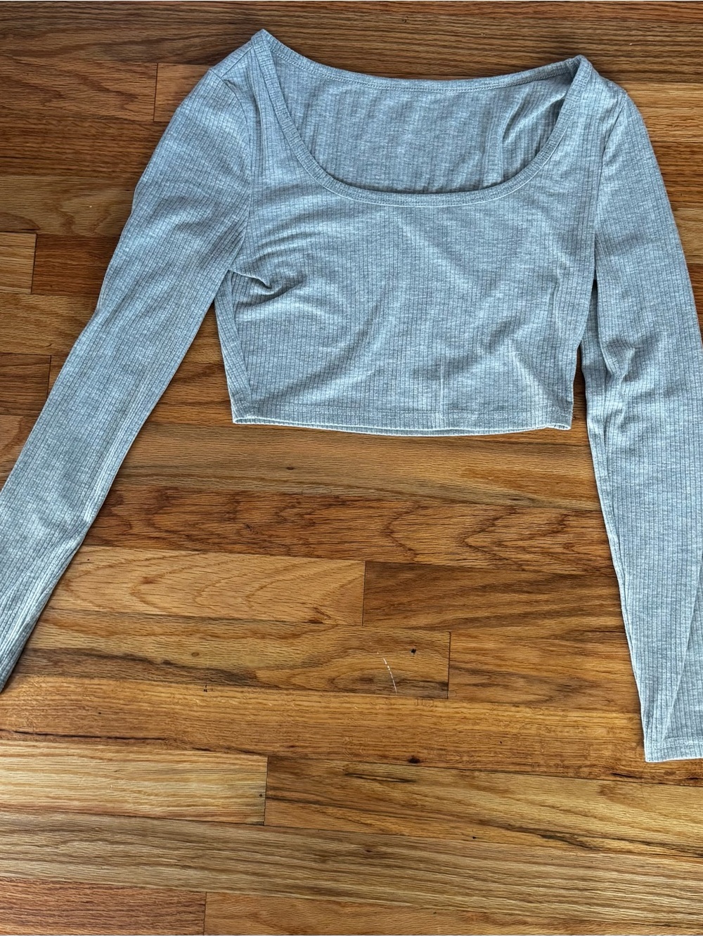 Ribbed Scoop-Neck Long-Sleeve Crop Top - Light Gray
